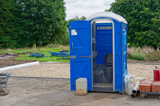 Best VIP or Luxury Restroom Trailers  in Hoisington, KS